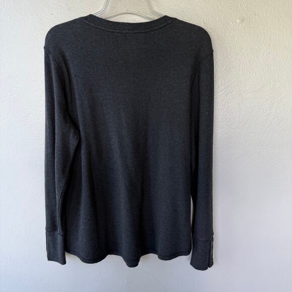 Carhartt Size XL Gray Waffle knit pullover top with cuff button detail A++ - Picture 6 of 10